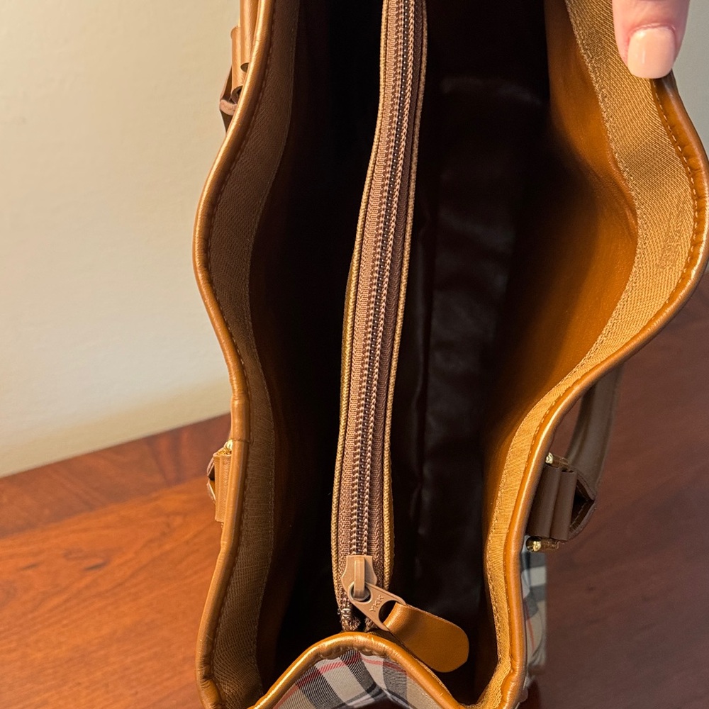 Burberry Vintage Tan and Brown Checkered Tote - Picture 4 of 15